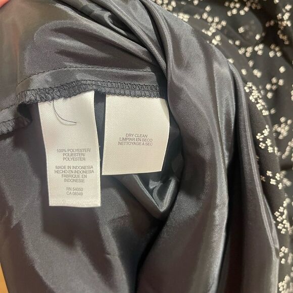 Rene Rowan Black Dress w/ White Floral Detail NWT - Picture 4 of 7